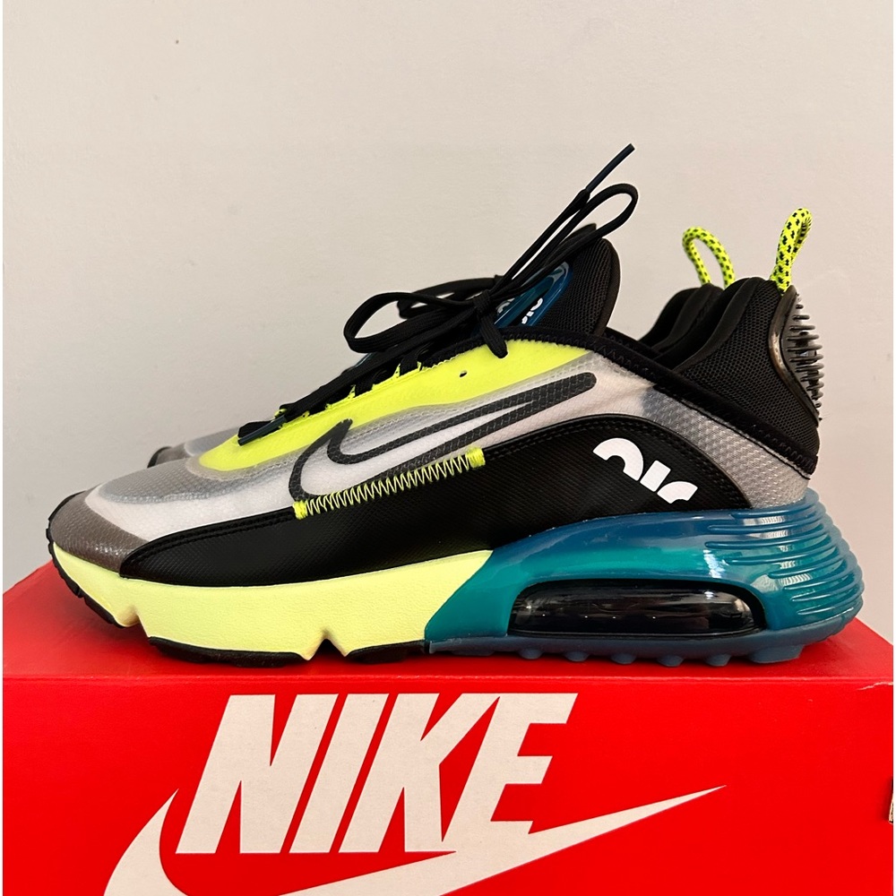 Nike Air Max 2090 Volt Mens Size 9.5